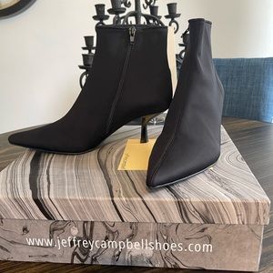 Jeffrey Campbell Egnyte Neoprene Sock
Bootie black